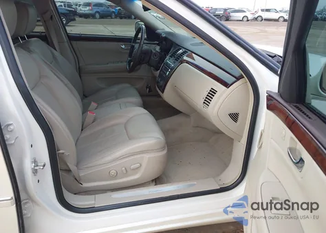 2010 Cadillac Dts Luxury Collection z USA, uszkodzony, nr VIN 1G6KD5EY8AU131960